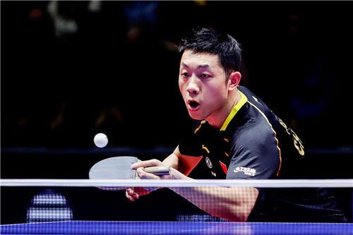 现代足球产 现代足球产