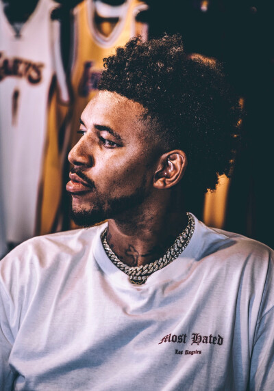 Uzi成为LPL历史出场最年长的ADC选手