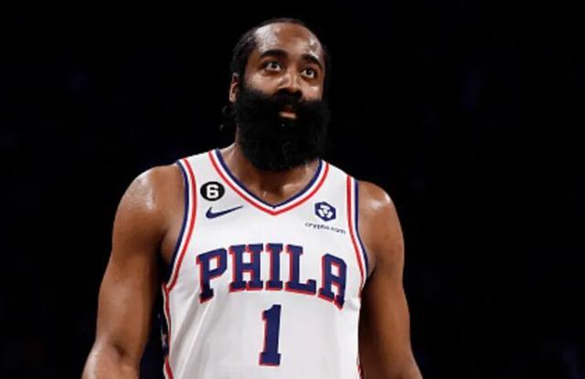 里出现了他 里出现了他